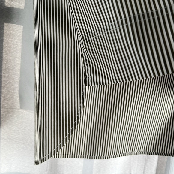 J. Crew Womens Funnelneck Striped Shirt Sz 12 Black & White Long Sleeve High Low - Picture 6 of 14